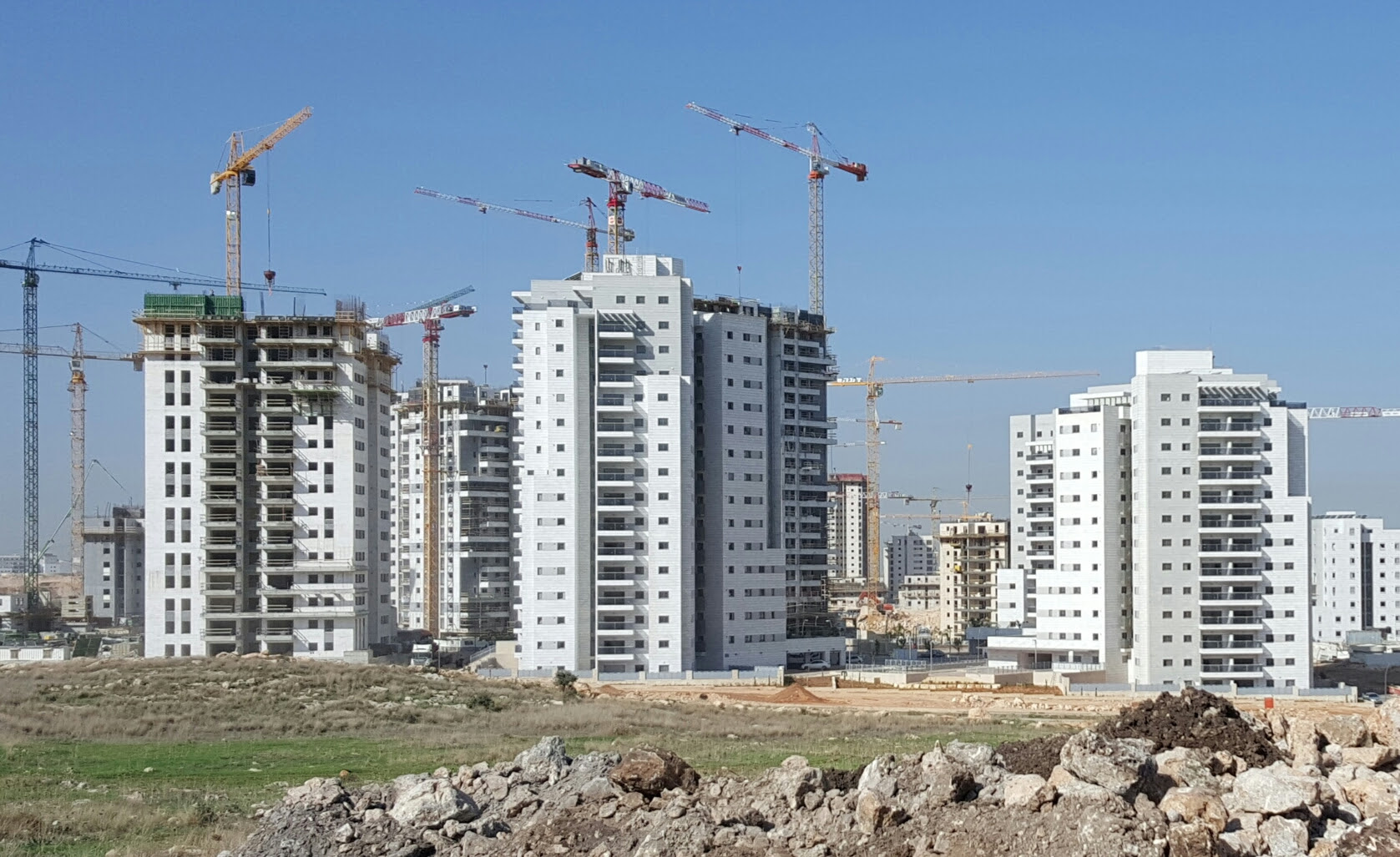 ראש העין זכתה ב- 22 מיליון ש”ח מענק לפיתוח העיר - בתמונה בנייה בפסגות אפק ראש העין